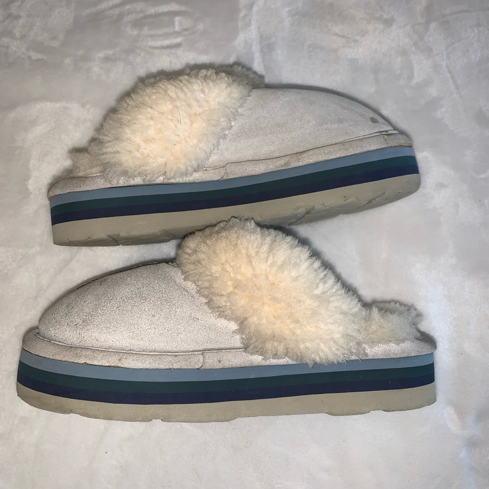 BearPaw Cream and Blue Women's Slippers